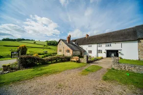 Higher Bruckland Farmhouse B&B - Image 5
