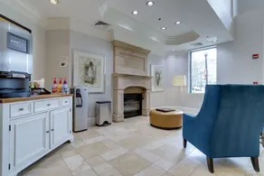 Sophisticated and Beautiful Condo - Image 3