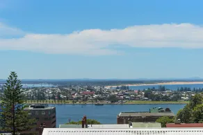 Newcastle Short Stay Accommodation - Vista Apartment - Image 3