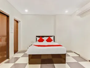 Hotel O Orient Classic - Image 2
