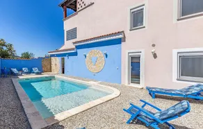 Amazing Home in Pomer With Wifi and 6 Bedrooms - Image 3