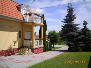 Balaton Apartman House 1 - Image 2