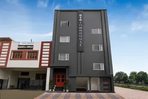 OYO Townhouse 217 The Awadh Airport - Image 3
