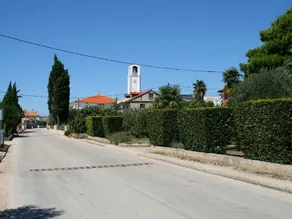 Spacious Ground Floor Apartment, big Private Covered Terrace, 200 m From the sea - Image 5