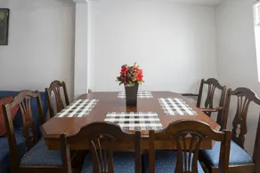 Applewood Suites - 4 BDRM King West - Image 5