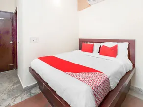 J S Garden By OYO Rooms - Image 2
