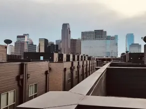 Cozysuites Luxe 3BR Uptown Home Great Rooftop - Image 3