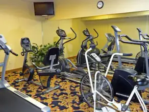 SureStay Plus Hotel by Best Western Beeville - Image 5