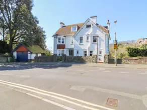 4 Greenhills - Image 4