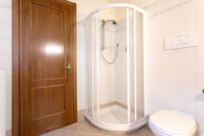 House With one Bedroom in San Vitale, With Furnished Balcony and Wifi - Image 2