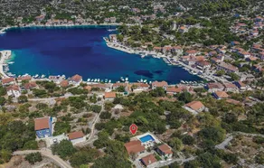 Beautiful Home in Drvenik Veliki With Wifi and 2 Bedrooms - Image 2