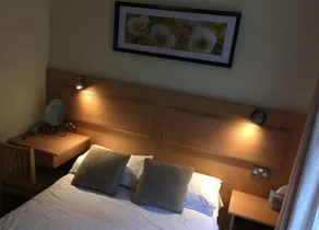 Moat Lodge - Image 2