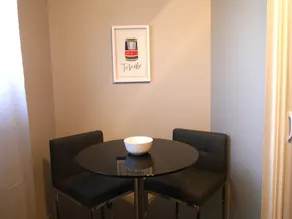 Trendy 1BR Unit on Queen St. W. - Image 3