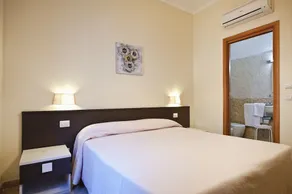 Domus Rome Holiday Apartments - Image 2