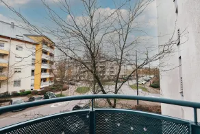 Stylish Open 1BR Apt in Cents w Balcony - Image 3