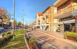 Stunning Apartment in Torvaianica With Internet and 1 Bedrooms - Image 5