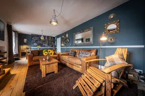 Quayside Apartment - Image 2