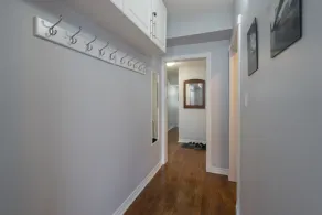 Applewood Suites - 4 BDRM King West - Image 2