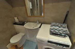 Piccadilly Apartments - Image 2