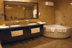 President Hotel - Image 4