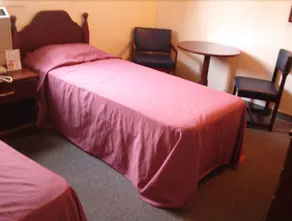 Budgetel Inn Birmingham East - Image 2
