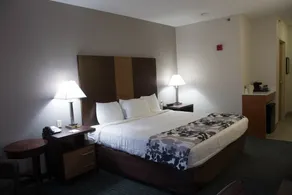 Crossroads Inn & Suites - Image 3