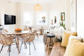 Designer Beachfront Apartment - Image 5