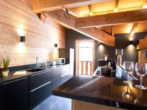 Luxury Apartment With a hot tub in the Heart of Huez Village - Image 3