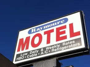 Raymoure Motel - Image 5