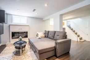 4BR Family Home - Sleeps 9 - w Private Pool Hot Tub - Image 2