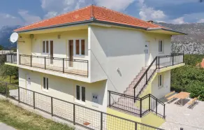 Beautiful Home in Kucice With Wifi and 5 Bedrooms - Image 4