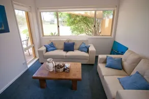 Korora Bay Beach House - Image 2
