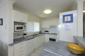 Sundeck Unit 7 - Shoal Bay - Image 4