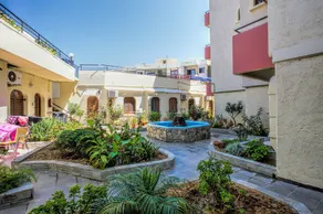 Paradise Apartments - Image 2