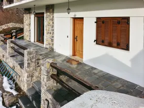 Rustic, 2-bedroom Apartment in Kato Seta Featuring a Furnished Balcony - Image 2