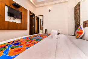 Gaylord International Hotel - Image 2