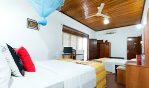 Zen Rooms Modern City Inn - Image 3