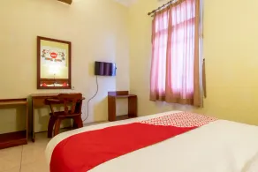 OYO 1030 Hotel Bumi Asih - Image 3