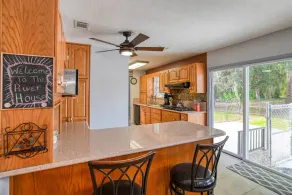 Debra Jean s River Retreat - Image 3