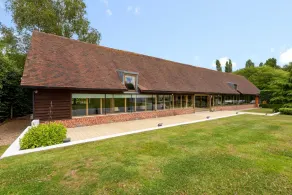 Entire Luxury Home and Garden Canterbury - Image 5
