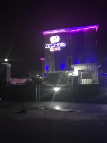 Purple Crown Hotel - Image 5
