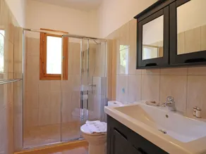 Modern Villa in Chalikeri With Private Swimming Pool - Image 2
