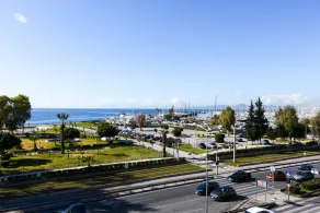 142m² Bright Alimos Apartment with Marina View - Image 4