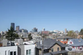 Hosteeva Modern Townhome W Rooftop - Image 3