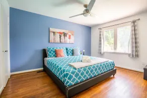 4BR Family Home - Sleeps 9 - w Private Pool Hot Tub - Image 3