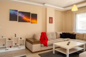 Pleasant and Central Flat With Balcony in Izmir - Image 4