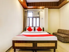 Vishwakarma Palace by OYO Rooms - Image 4