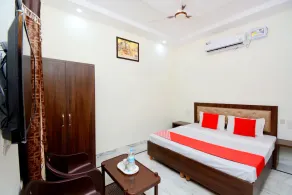 Hotel Red Rose by OYO Rooms - Image 4