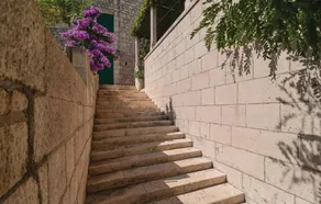 Beautiful Apartment in Povlja With 2 Bedrooms and Wifi - Image 2