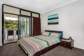 Beachfront on the Foreshore Rockingham - Image 2